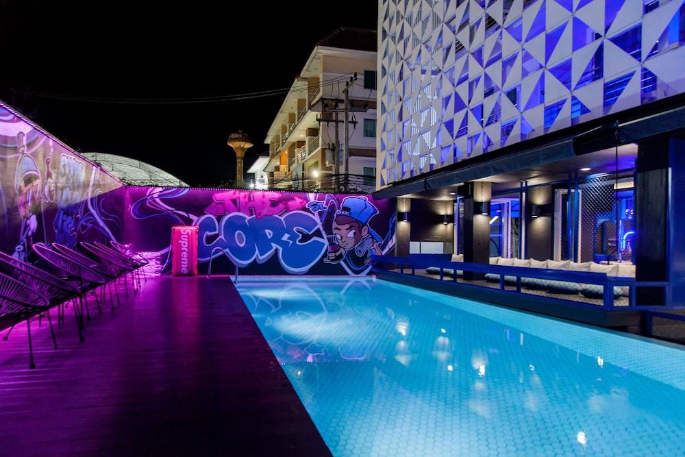 The Core Gallery Hotel Chiang Mai Exterior photo